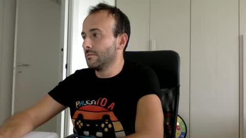 Snapshot of hhombre chatting on 09-15-25, 01:00 hhombre online show from 09-15-25, 01:00