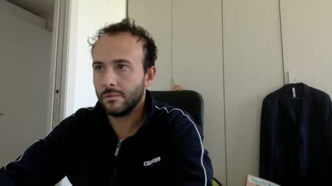 Snapshot of hhombre chatting on 10-09-25, 02:15 hhombre online show from 10-09-25, 02:15