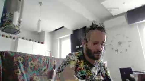 Snapshot of hhombre chatting on 10-11-25, 12:36 hhombre online show from 10-11-25, 12:36