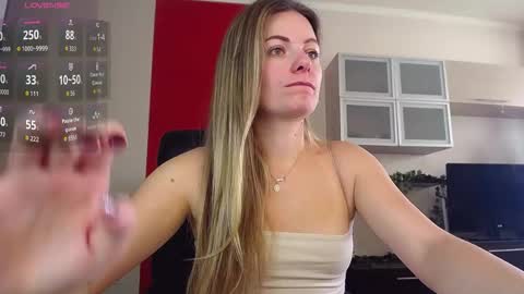 Lina online show from 11-15-25, 08:22