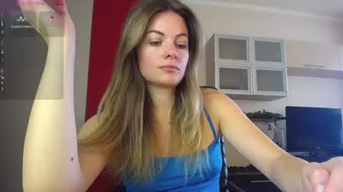 Snapshot of hi_bye_ chatting on 07-07-26, 09:57 Lina online show from 07-07-26, 09:57