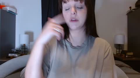 Snapshot of hi_cut_cutie chatting on 01-07-26, 02:19 Paige online show from 01-07-26, 02:19