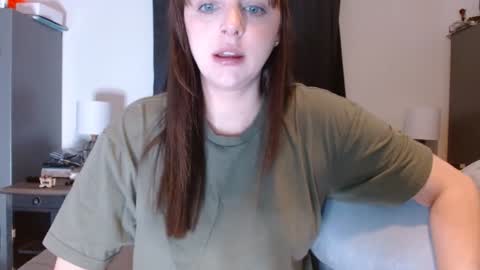 Snapshot of hi_cut_cutie chatting on 01-09-26, 02:09 Paige online show from 01-09-26, 02:09