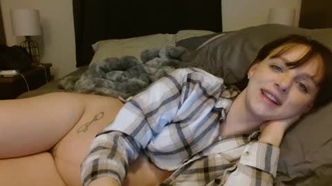 Snapshot of hi_cut_cutie chatting on 01-15-26, 02:21 Paige online show from 01-15-26, 02:21