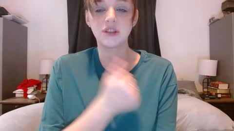 Snapshot of hi_cut_cutie chatting on 02-20-26, 02:17 Paige online show from 02-20-26, 02:17