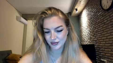 Hi lina online show from 06-23-26, 02:20