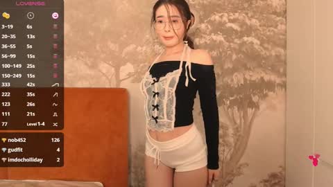 Snapshot of hiaru_cutie chatting on 01-13-25, 08:37 Hiaru online show from 01-13-25, 08:37