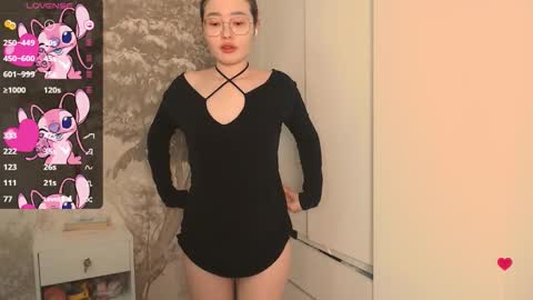 Snapshot of hiaru_cutie chatting on 09-18-25, 05:31 Hiaru online show from 09-18-25, 05:31