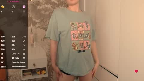 Snapshot of hiaru_cutie chatting on 11-14-25, 06:34 Hiaru online show from 11-14-25, 06:34