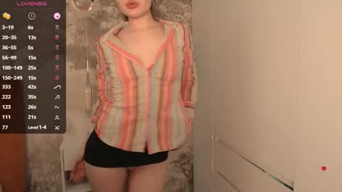 Snapshot of hiaru_cutie chatting on 03-04-26, 05:24 Hiaru online show from 03-04-26, 05:24