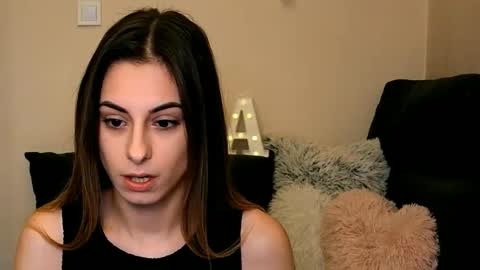 Snapshot of hidden_gem__ chatting on 11-27-25, 05:26 Ana online show from 11-27-25, 05:26