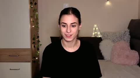 Snapshot of hidden_gem__ chatting on 12-15-25, 08:13 Ana online show from 12-15-25, 08:13