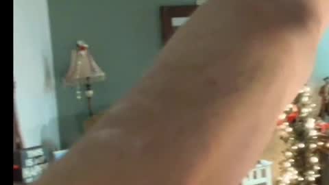 Snapshot of hidden_gold_milf chatting on 12-22-25, 08:55 hidden_gold_milf online show from 12-22-25, 08:55