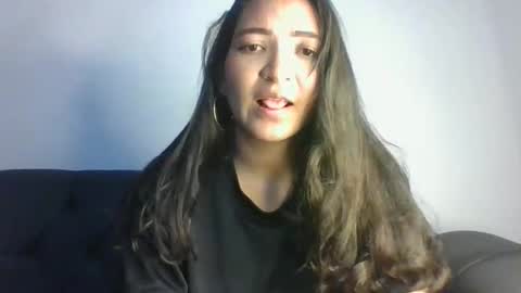 Snapshot of hiddencrazy69 chatting on 09-25-25, 04:11 Clau y Ricky online show from 09-25-25, 04:11