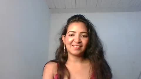 Snapshot of hiddencrazy69 chatting on 10-27-25, 04:11 Clau y Ricky online show from 10-27-25, 04:11