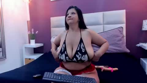 Snapshot of hiddenlust_ chatting on 11-18-25, 12:20 Hidden online show from 11-18-25, 12:20