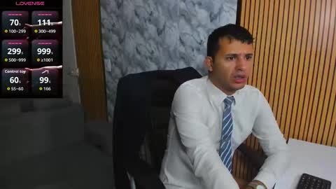 Snapshot of hiddenoffice chatting on 12-19-25, 11:06 George online show from 12-19-25, 11:06