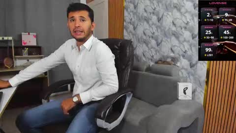 Snapshot of hiddenoffice chatting on 02-08-26, 04:27 George online show from 02-08-26, 04:27