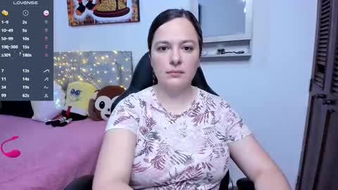 Snapshot of hidianapaola chatting on 11-18-25, 06:56 Diana online show from 11-18-25, 06:56