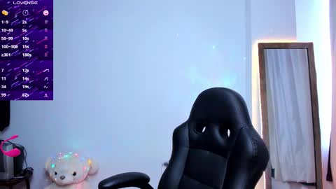 Snapshot of hidianapaola chatting on 11-28-25, 07:05 Diana online show from 11-28-25, 07:05