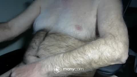 Snapshot of higgins11 chatting on 05-11-26, 01:33 higgins11 online show from 05-11-26, 01:33