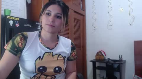 Snapshot of hilari18 chatting on 12-05-24, 05:17 hilaril18 online show from 12-05-24, 05:17
