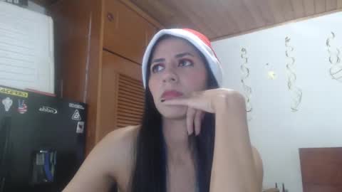 Snapshot of hilari18 chatting on 12-22-24, 01:12 hilaril18 online show from 12-22-24, 01:12