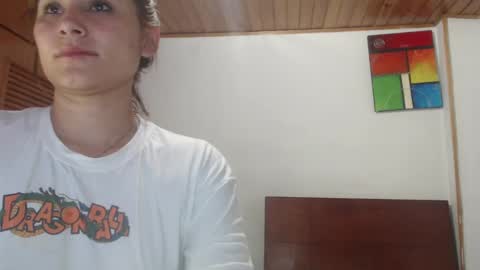 Snapshot of hilari18 chatting on 01-16-25, 01:58 hilaril18 online show from 01-16-25, 01:58