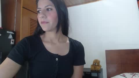 Snapshot of hilari18 chatting on 01-24-25, 12:09 hilaril18 online show from 01-24-25, 12:09
