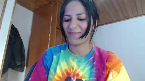 Snapshot of hilari18 chatting on 09-10-25, 06:19 hilaril18 online show from 09-10-25, 06:19