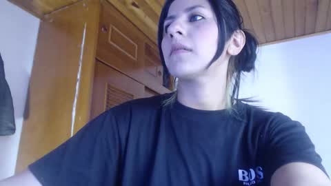 Snapshot of hilari18 chatting on 09-16-25, 06:31 hilaril18 online show from 09-16-25, 06:31