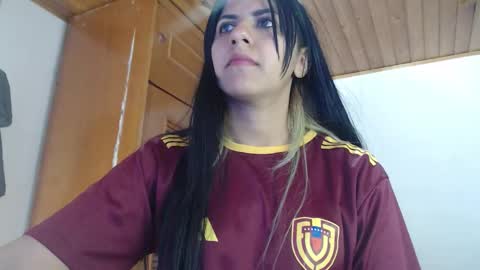 Snapshot of hilari18 chatting on 10-05-25, 04:27 hilaril18 online show from 10-05-25, 04:27