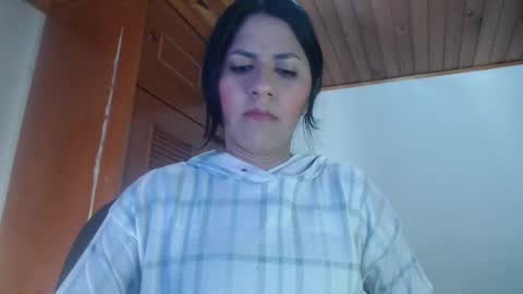 Snapshot of hilari18 chatting on 10-08-25, 12:19 hilaril18 online show from 10-08-25, 12:19