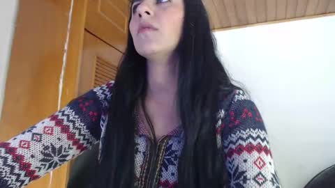 Snapshot of hilari18 chatting on 10-08-25, 02:36 hilaril18 online show from 10-08-25, 02:36