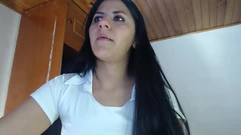 Snapshot of hilari18 chatting on 10-09-25, 02:42 hilaril18 online show from 10-09-25, 02:42