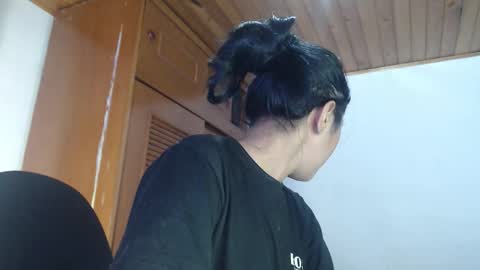 Snapshot of hilari18 chatting on 10-13-25, 11:27 hilaril18 online show from 10-13-25, 11:27