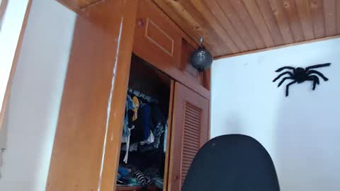 Snapshot of hilari18 chatting on 11-03-25, 05:47 hilaril18 online show from 11-03-25, 05:47