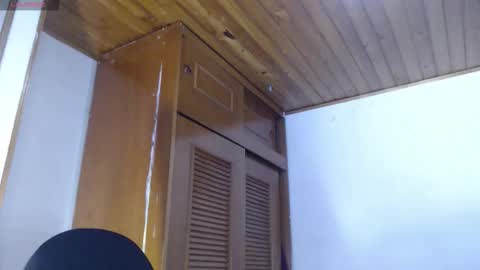 Snapshot of hilari18 chatting on 11-21-25, 12:10 hilaril18 online show from 11-21-25, 12:10