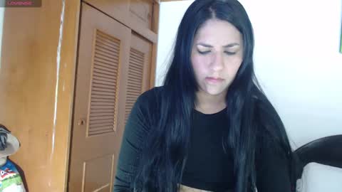 Snapshot of hilari18 chatting on 11-23-25, 04:07 hilaril18 online show from 11-23-25, 04:07