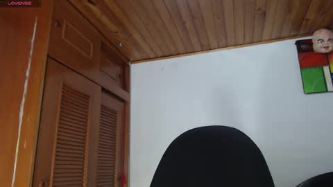 Snapshot of hilari18 chatting on 11-25-25, 12:10 hilaril18 online show from 11-25-25, 12:10