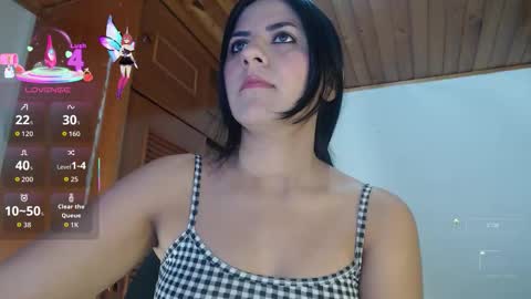 Snapshot of hilari18 chatting on 11-29-25, 12:02 hilaril18 online show from 11-29-25, 12:02