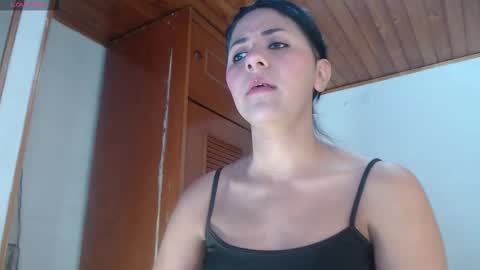 Snapshot of hilari18 chatting on 11-30-25, 03:27 hilaril18 online show from 11-30-25, 03:27