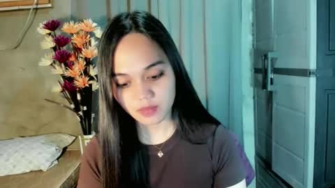 hilarymolly online show from 04-30-26, 08:57