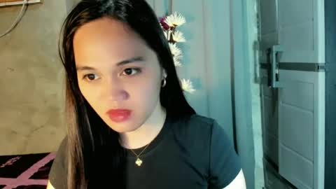 Snapshot of hilarymolly chatting on 06-25-26, 09:52 hilarymolly online show from 06-25-26, 09:52