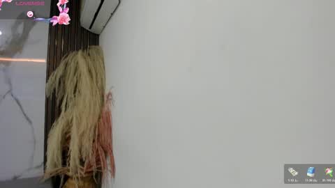 Snapshot of hilarythomsom chatting on 01-07-26, 12:07 Hilary Thomsom online show from 01-07-26, 12:07