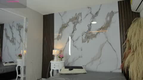 Snapshot of hilarythomsom chatting on 03-08-26, 12:42 Hilary Thomsom online show from 03-08-26, 12:42