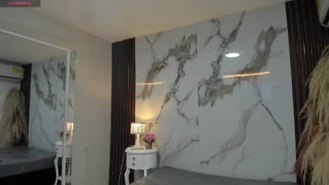 Snapshot of hilarythomsom chatting on 03-09-26, 11:58 Hilary Thomsom online show from 03-09-26, 11:58