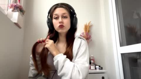 Hi Im Elizabeth online show from 10-09-25, 01:20