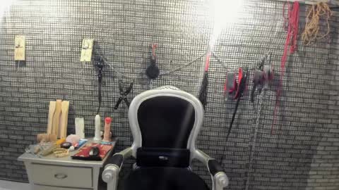 Hillary  online show from 04-10-26, 10:53