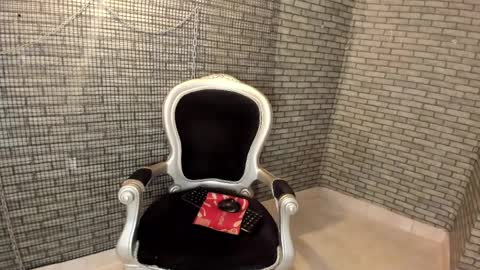 Hillary  online show from 04-11-26, 06:34